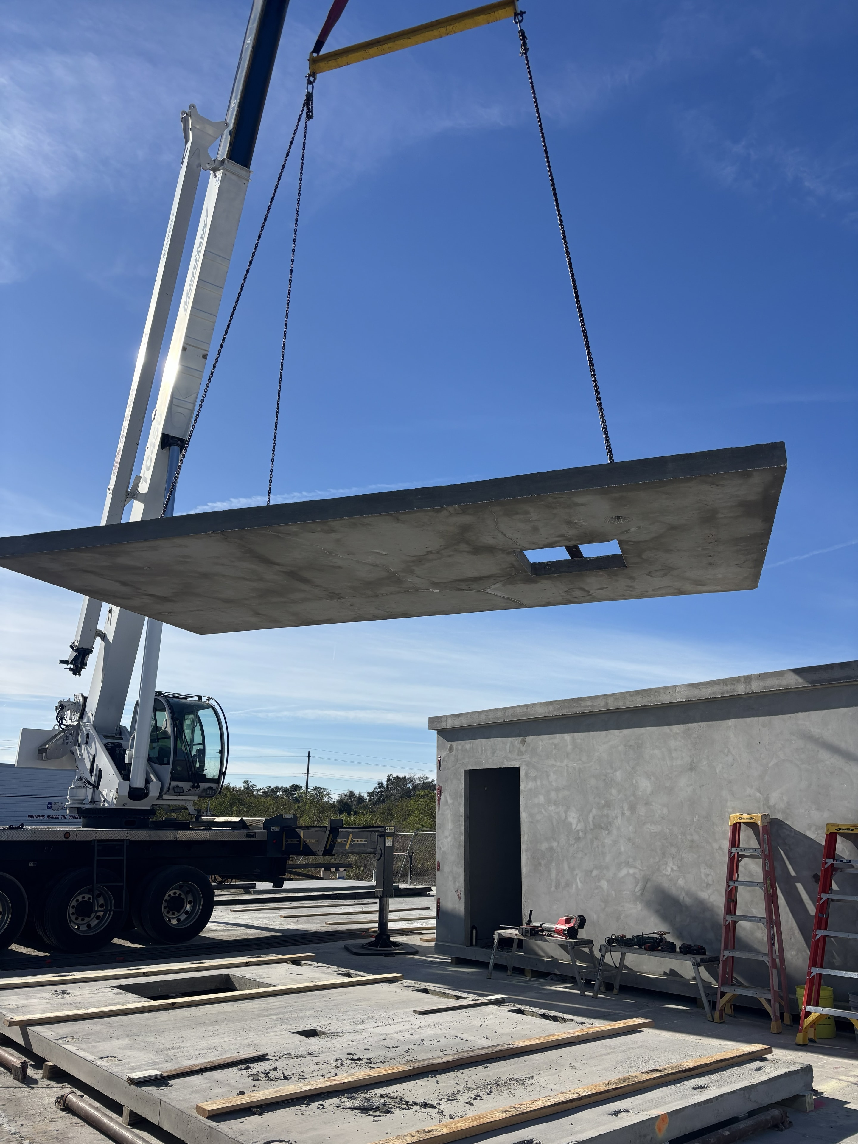 Precast Panel Crane Lift
